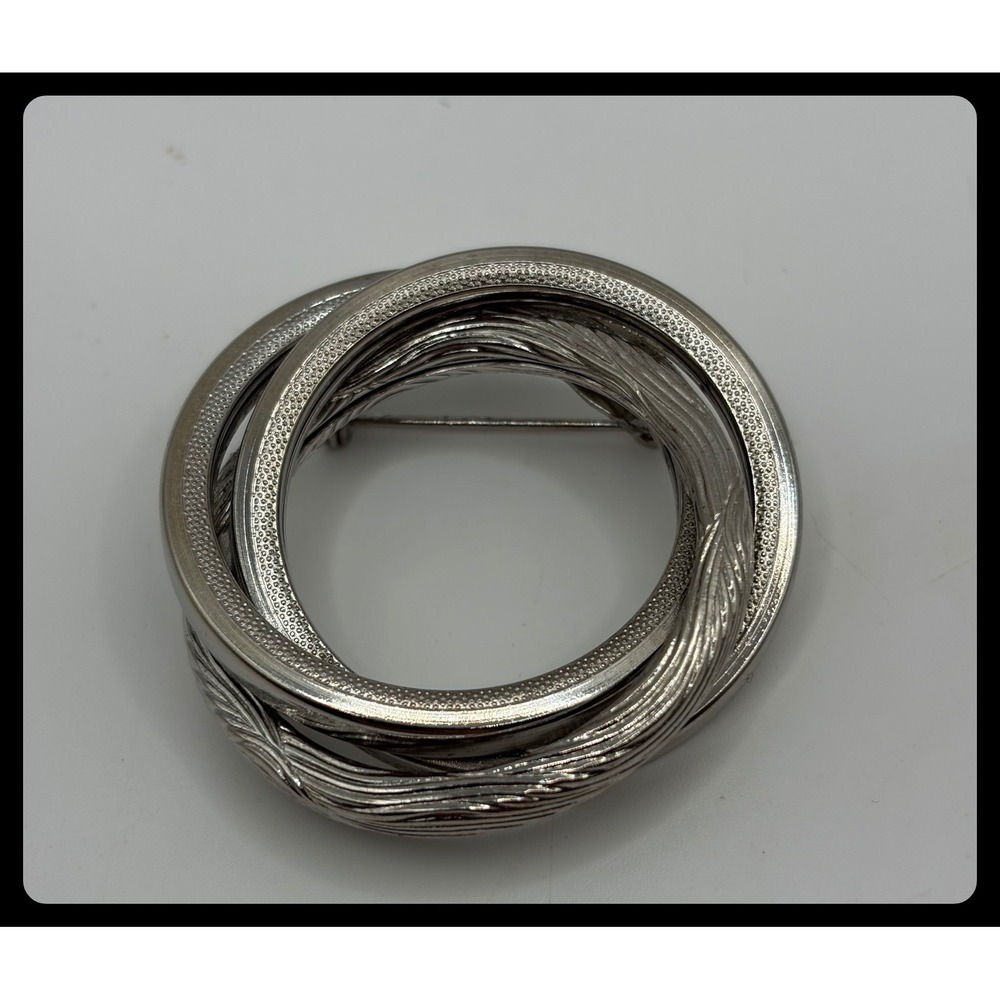 Interlocking Circle Brooch Small Silver Textured Scarf Pin